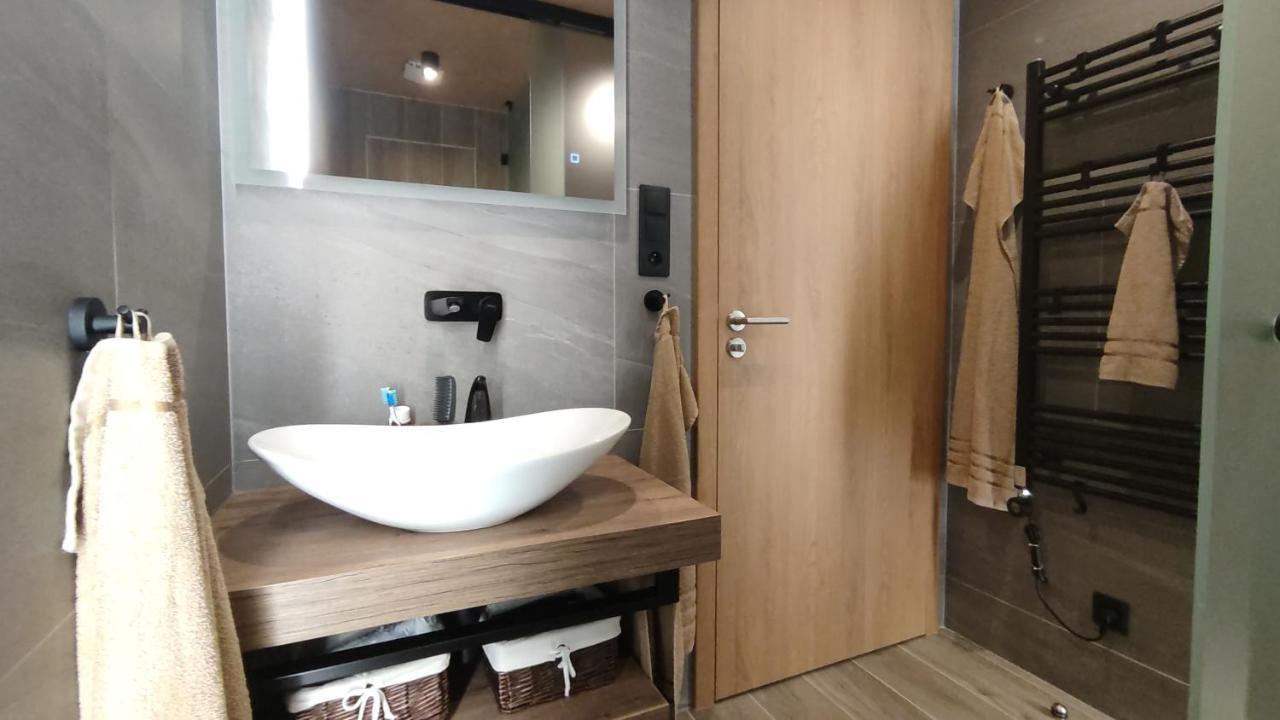 Apartmán s výhľadom na štíty Ovruč 312 Štrbské Pleso Esterno foto