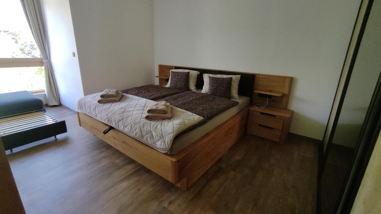Apartmán s výhľadom na štíty Ovruč 312 Štrbské Pleso Esterno foto