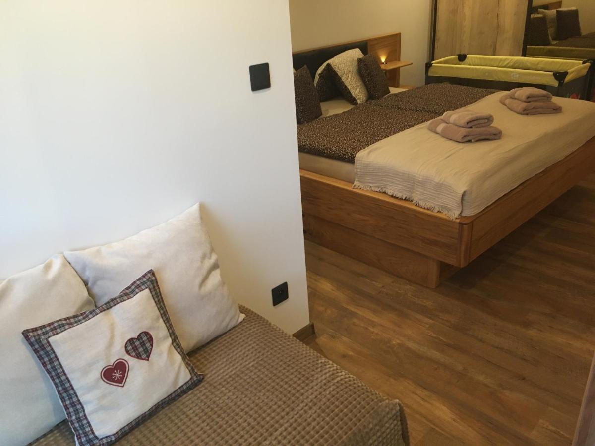 Apartmán s výhľadom na štíty Ovruč 312 Štrbské Pleso Esterno foto