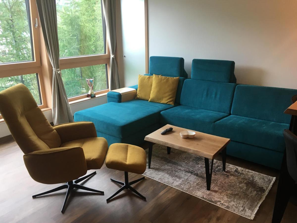 Apartmán s výhľadom na štíty Ovruč 312 Štrbské Pleso Esterno foto