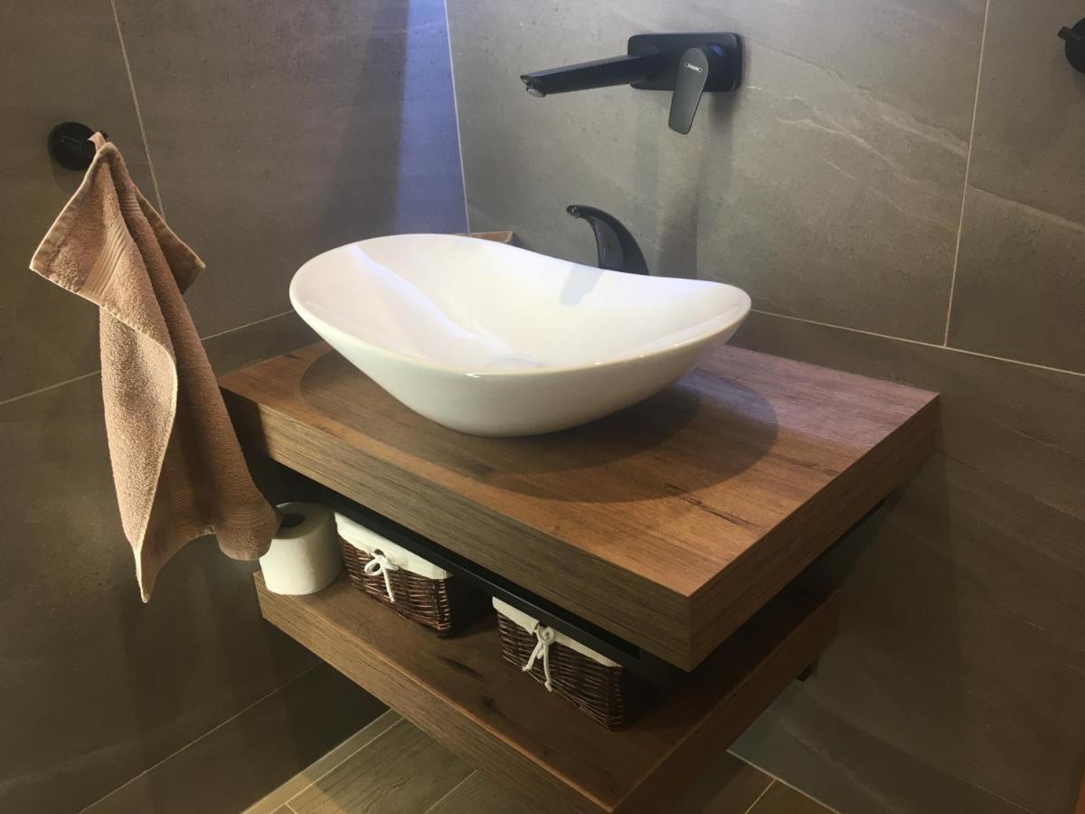 Apartmán s výhľadom na štíty Ovruč 312 Štrbské Pleso Esterno foto