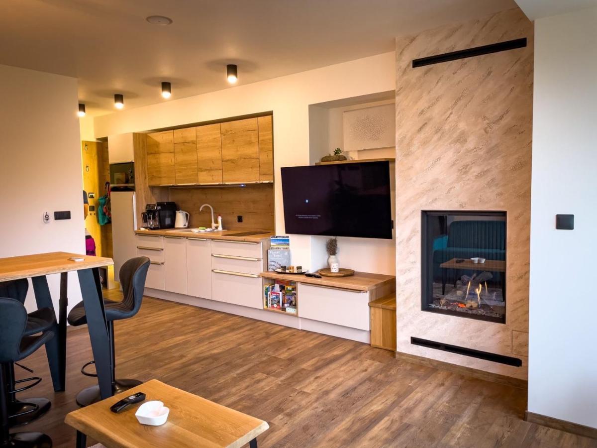 Apartmán s výhľadom na štíty Ovruč 312 Štrbské Pleso Esterno foto