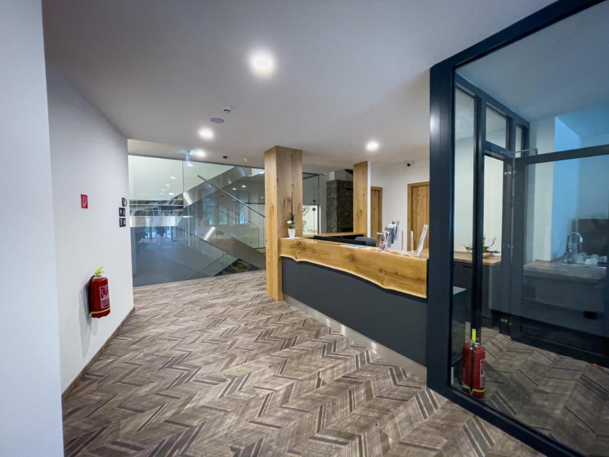 Apartmán s výhľadom na štíty Ovruč 312 Štrbské Pleso Esterno foto