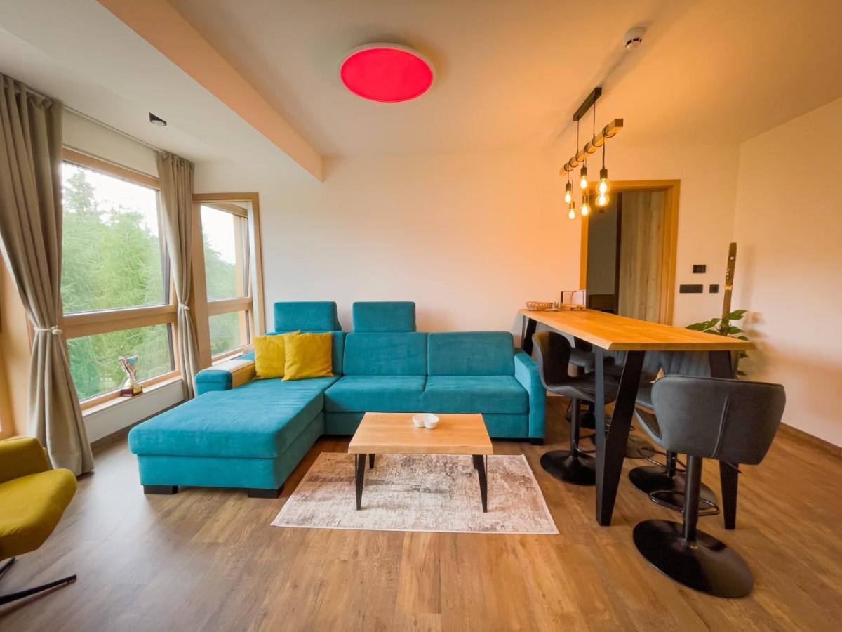 Apartmán s výhľadom na štíty Ovruč 312 Štrbské Pleso Esterno foto