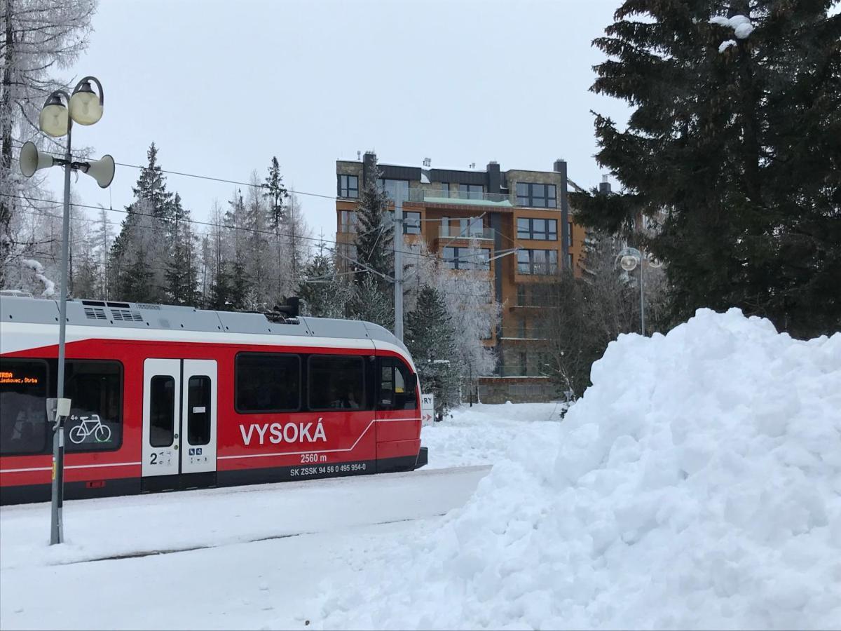 Apartmán s výhľadom na štíty Ovruč 312 Štrbské Pleso Esterno foto