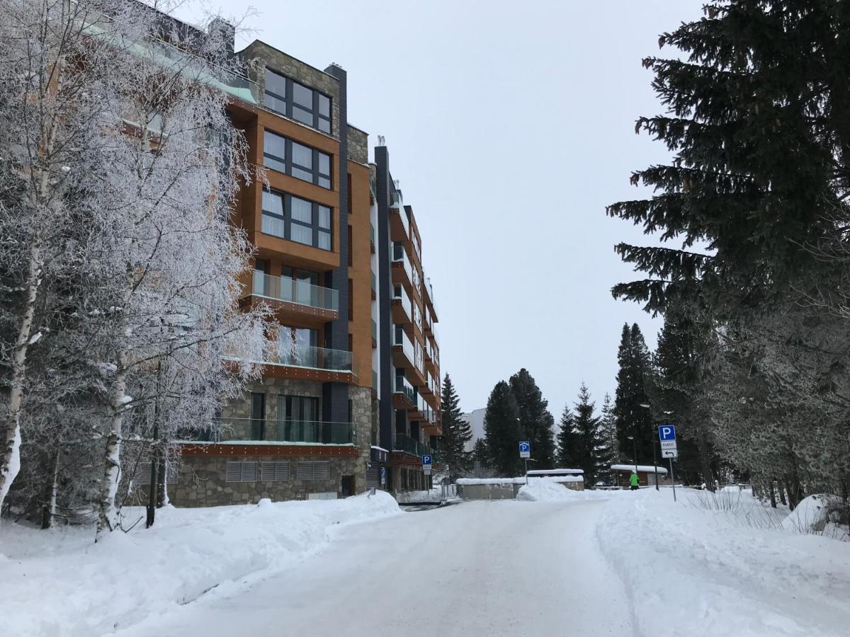 Apartmán s výhľadom na štíty Ovruč 312 Štrbské Pleso Esterno foto